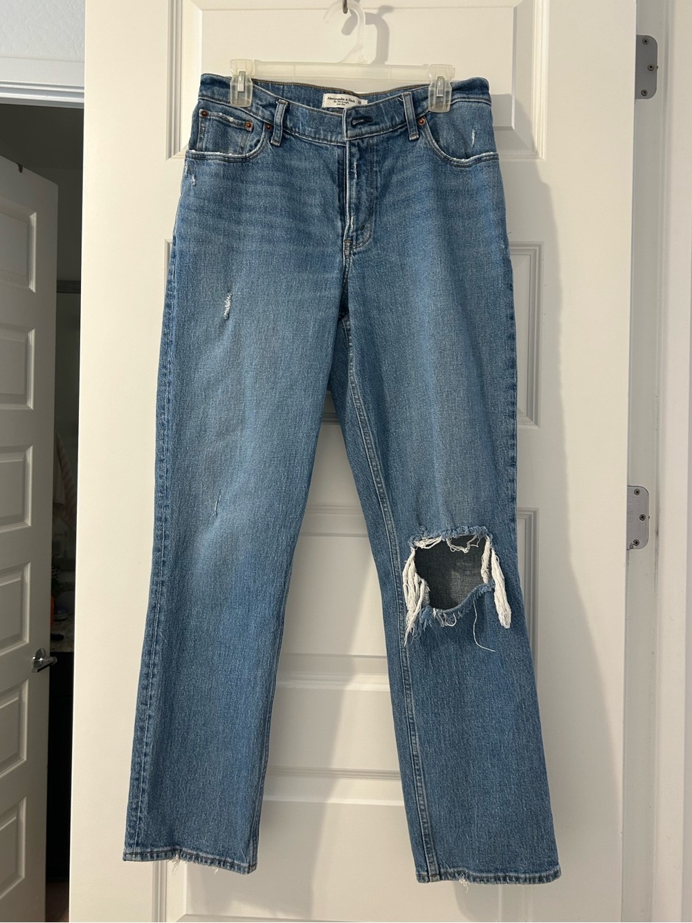 Abercrombie and Fitch Curve Love 90’s Straight Low Rise Jeans Size 29/8